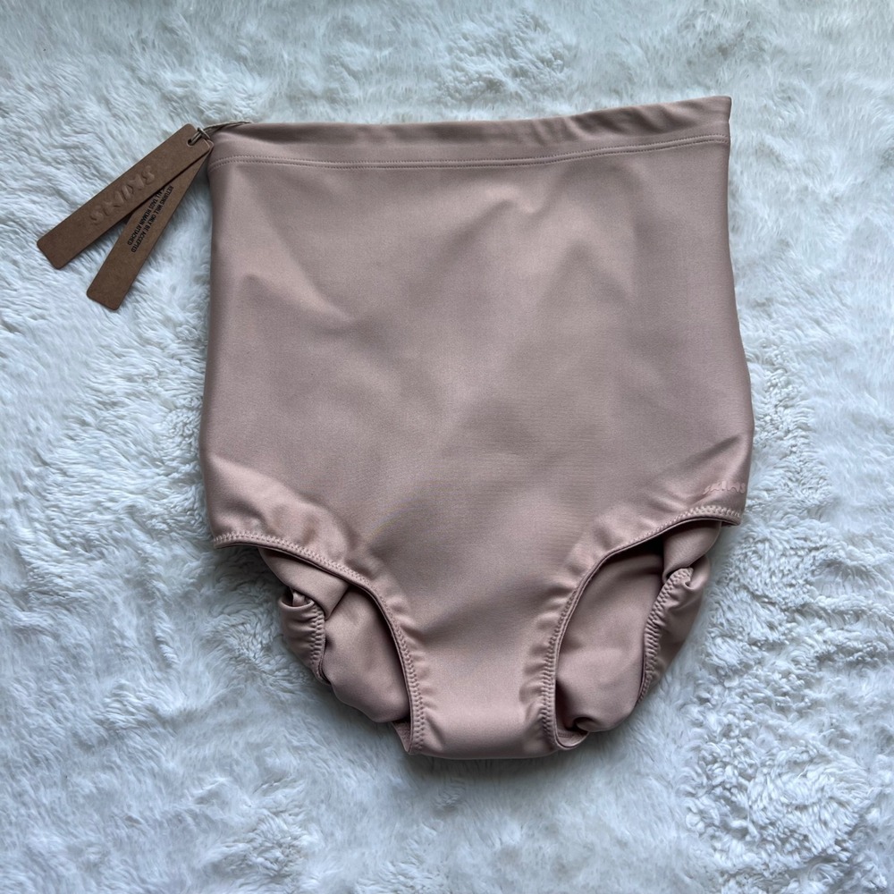 SKIMS Body Core Strength Butt Lifting Brief‎ Clay XS PN-BRF-8527W High Waist NEW